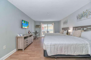 Renovated and Modern! Beautifully Updated Queen Suite! Sea Mist Resort 50410 Perfect for 2-4 guests!